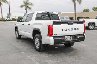 Toyota Tundra 2025 4x4 SR5 4dr CrewMax Cab Pickup SB