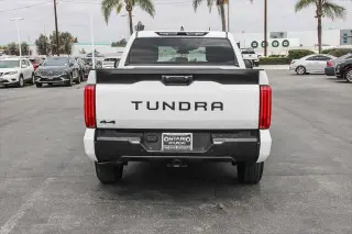Toyota Tundra 2025 4x4 SR5 4dr CrewMax Cab Pickup SB