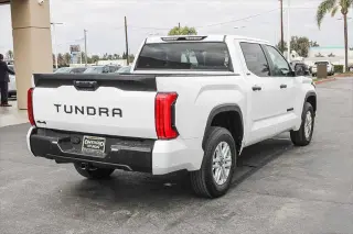 Toyota Tundra 2025 4x4 SR5 4dr CrewMax Cab Pickup SB