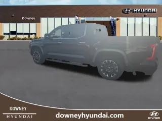 Toyota Tundra 2023 4x4 Limited 4dr CrewMax Cab Pickup SB