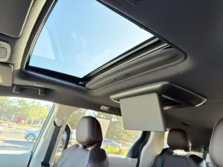 Toyota Sienna 2021 AWD Platino 7-Pasajeros 4p Mini-Furgoneta