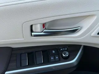 Toyota Sienna 2021 AWD Platino 7-Pasajeros 4p Mini-Furgoneta