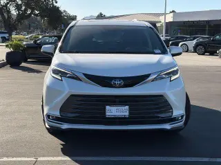 Toyota Sienna 2021 AWD Platino 7-Pasajeros 4p Mini-Furgoneta