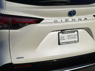 Toyota Sienna 2021 AWD Platino 7-Pasajeros 4p Mini-Furgoneta