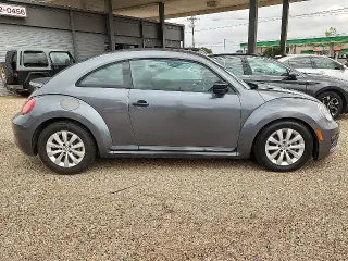 Volkswagen Escarabajo 2018 2.0T S 2dr Coupe