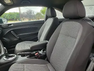 Volkswagen Escarabajo 2018 2.0T S 2dr Coupe