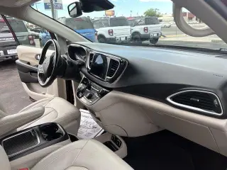 Chrysler Pacifica 2021 Touring L 4dr Mini-Van