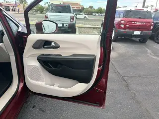 Chrysler Pacifica 2021 Touring L 4dr Mini-Van