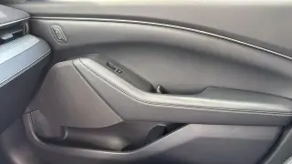 Ford Mustang Mach-E 2022 Select 4dr SUV