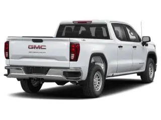 GMC Sierra 1500 2023 4x4 SLT 4dr Cabina de Tripulación 5.8 ft. CB