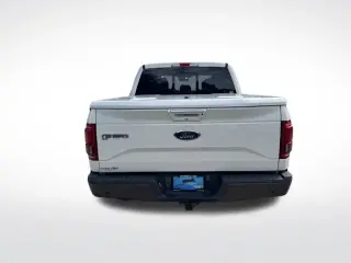 Ford F-150 2015 4x2 XL 4dr SuperCrew 5.5 ft. SB