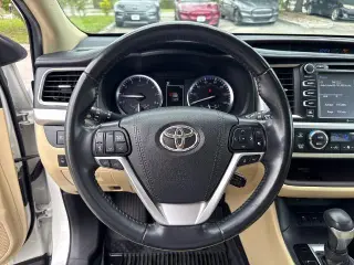 Toyota Highlander 2019 AWD Limited 4dr SUV