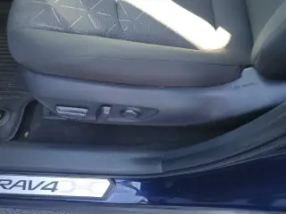 Toyota RAV4 Hybrid 2025 AWD XLE 4dr SUV