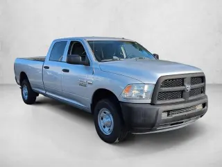Camión Ram 2500 2017 4x2 Tradesman 4p Camión de Cabina Completa 8 ft. LB