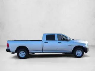 Camión Ram 2500 2017 4x2 Tradesman 4p Camión de Cabina Completa 8 ft. LB