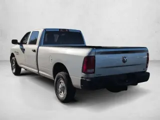 Camión Ram 2500 2017 4x2 Tradesman 4p Camión de Cabina Completa 8 ft. LB