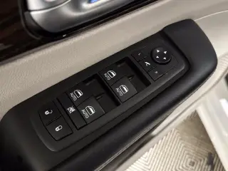 Chrysler Pacifica Plug-In Hybrid 2023 Limited 4dr Mini-Van