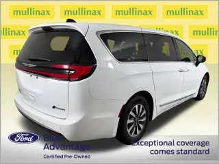 Chrysler Pacifica Plug-In Hybrid 2023 Limited 4dr Mini-Van