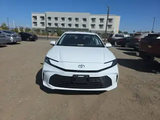 Toyota Camry 2026 LE 4dr Sedán