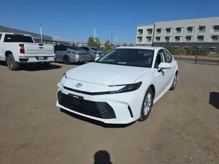 Toyota Camry 2026 LE 4dr Sedán