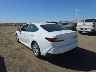 Toyota Camry 2026 LE 4dr Sedán