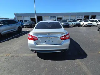 Nissan Altima 2016 2.5 SR 4dr Sed n