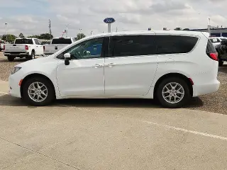 Chrysler Voyager 2023 LX 4dr Mini-Van