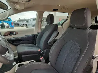 Chrysler Voyager 2023 LX 4dr Mini-Van