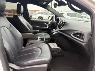 Chrysler Pacifica 2025 Select 4dr Mini-Van