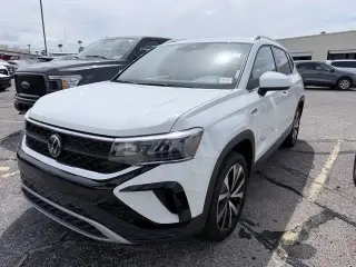 Volkswagen Taos 2024 SE SUV de 4 puertas