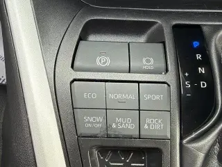 Toyota RAV4 2024 AWD XLE 4p SUV