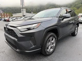 Toyota RAV4 2024 AWD XLE 4p SUV