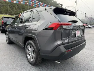 Toyota RAV4 2024 AWD XLE 4p SUV
