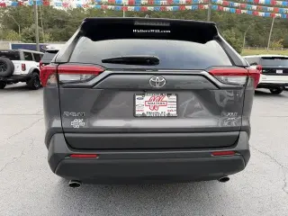 Toyota RAV4 2024 AWD XLE 4p SUV