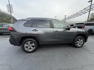 Toyota RAV4 2024 AWD XLE 4p SUV