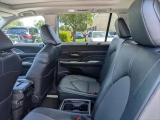 Toyota Grand Highlander 2025 XLE 4dr SUV