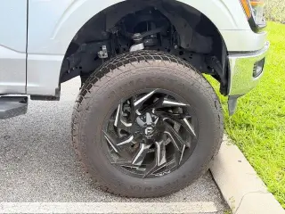 Ford F-150 2025 4x4 XLT 4dr SuperCrew 5.5 ft. SB
