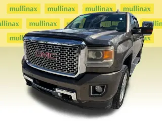 GMC Sierra 2500HD 2015 4x4 Denali 4dr Crew Cab SB