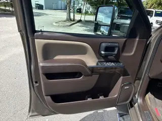 GMC Sierra 2500HD 2015 4x4 Denali 4dr Crew Cab SB