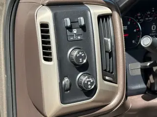 GMC Sierra 2500HD 2015 4x4 Denali 4dr Crew Cab SB