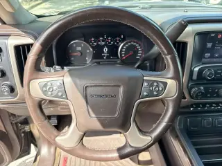 GMC Sierra 2500HD 2015 4x4 Denali 4dr Crew Cab SB