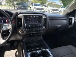 GMC Sierra 2500HD 2015 4x4 Denali 4dr Crew Cab SB