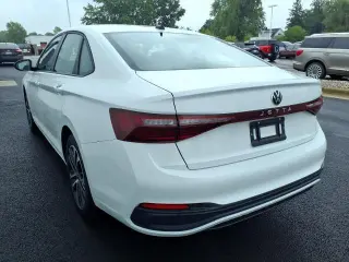 Volkswagen Jetta 2025 Sport 4p Sedan