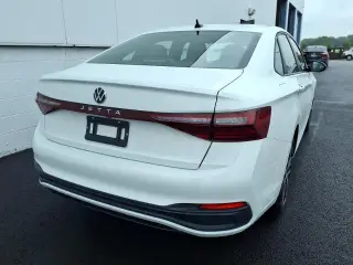 Volkswagen Jetta 2025 Sport 4p Sedan