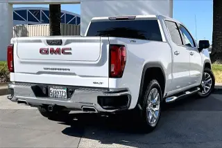 GMC Sierra 1500 2019 4x4 SLT 4p. Cabina de Tripulación 5.8 ft. SB