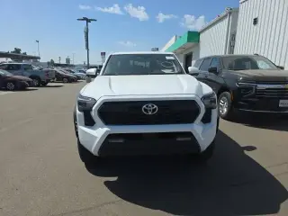 Toyota Tacoma 2024 4x4 SR5 4dr Cab Doble 5.0 ft SB