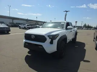 Toyota Tacoma 2024 4x4 SR5 4dr Cab Doble 5.0 ft SB