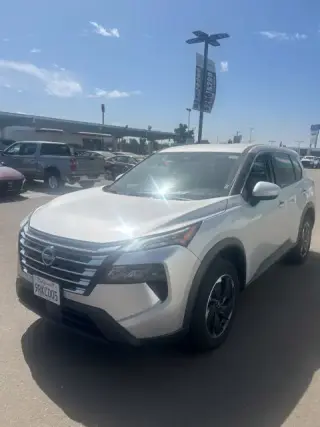 Rouge Nissan 2025 AWD SV 4p Crossover