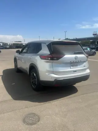 Rouge Nissan 2025 AWD SV 4p Crossover