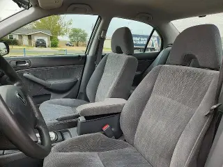 Honda Civic 2005 LX 4p Sedan con bolsas de aire frontales